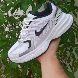 Nike skate blanco y negro