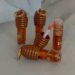 Brillo de labios de miel🍯