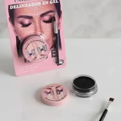 Delineador de cejas en gel🖤