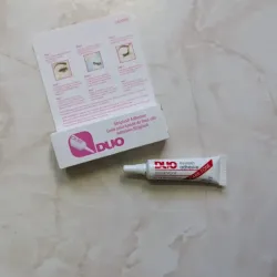 Pegamento de pestañas negro