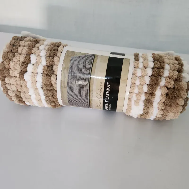 Alfombra de Chenilla beich y blanco 