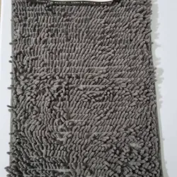 Alfombra de chenilla gris