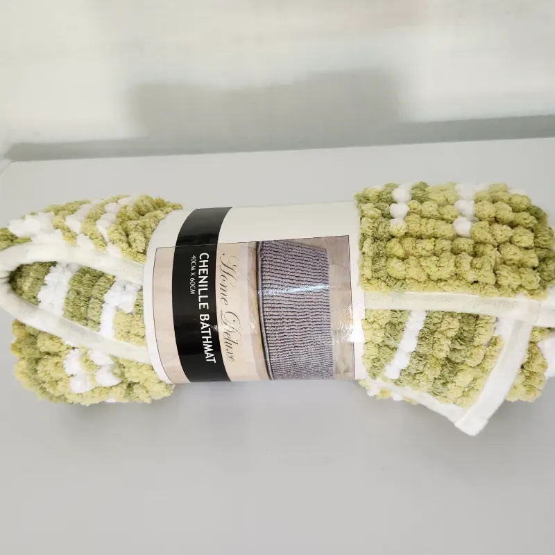 Alfombra de chenilla verde