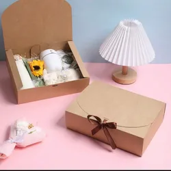 Cajita Mediana de regalo con adornos