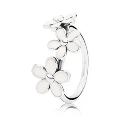 Anillo de 3 Flores Blancas