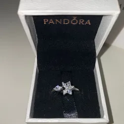 Anillo de Flor Ajustable