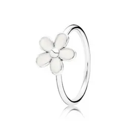 Anillo de Flor Blanca