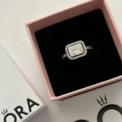 Anillo de Piedra Cuadrada