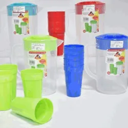 Jarra plástica con 4 vasos