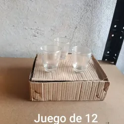 Juego de 12 vasos de trago pequeños