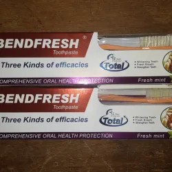 Pasta dental + Cepillo dental 550$