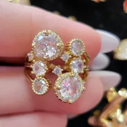 Anillo con piedras 
