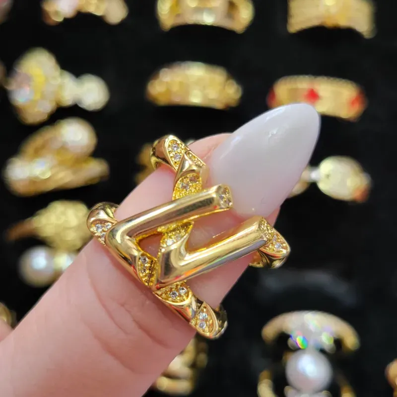 Anillo tipo Louis Vuitton 