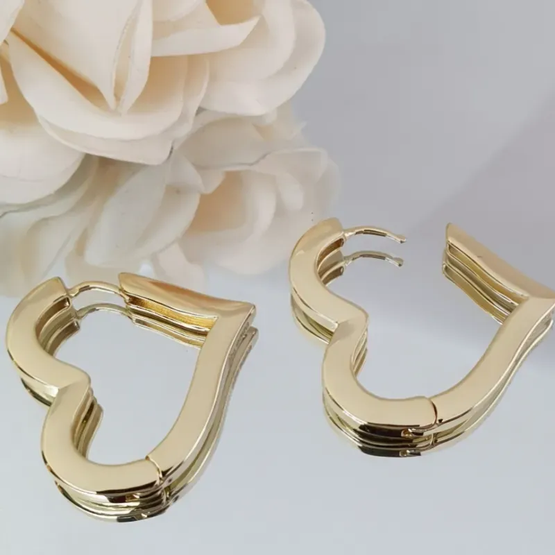 Aretes en forma de corazón 💟 