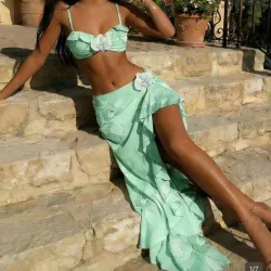 Bikini con pareo