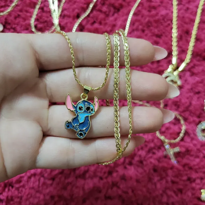 Cadena torcida con dije de STITCH