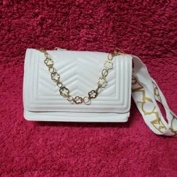 Cartera blanca 