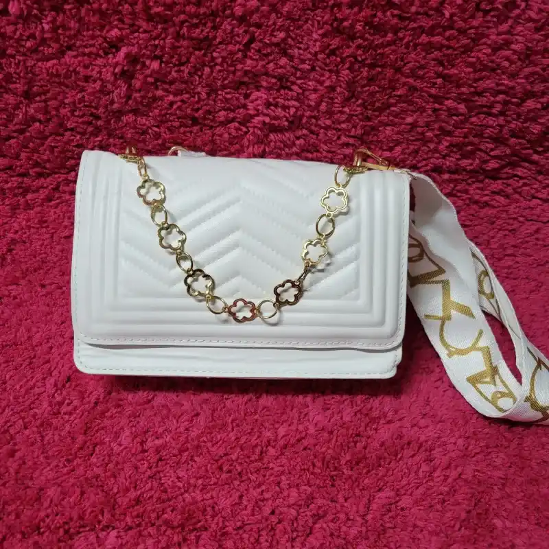 Cartera blanca 