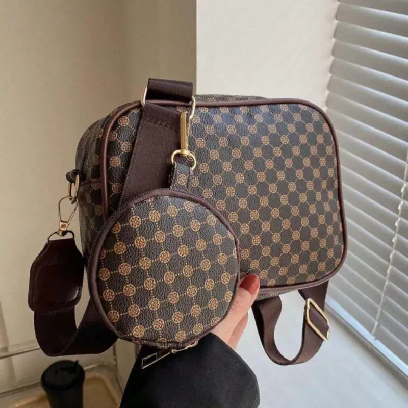 Cartera carmelita 