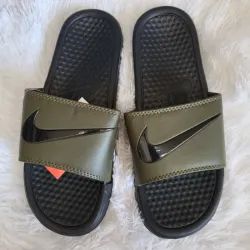 Chancletas nike 💚