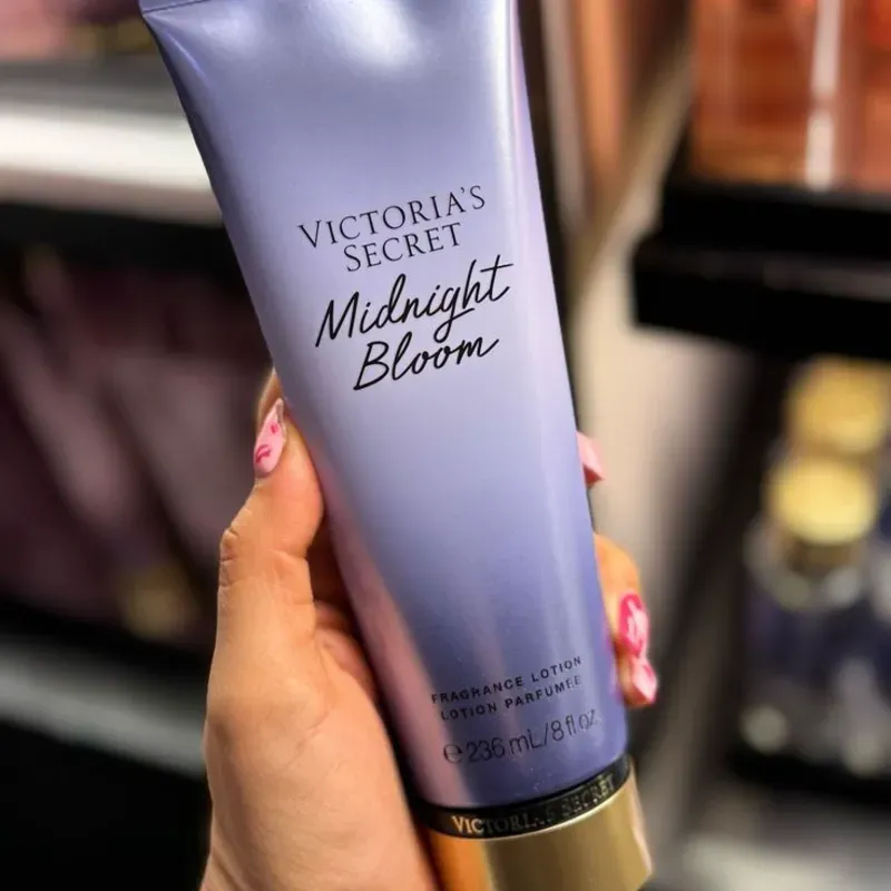 Crema Victoria’s Secret Midnight bloom🌃
