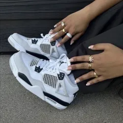 JORDAN RETRO 4