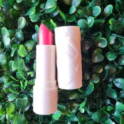 Labial rosa de barra 