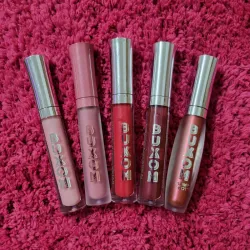 Labiales BUXOM
