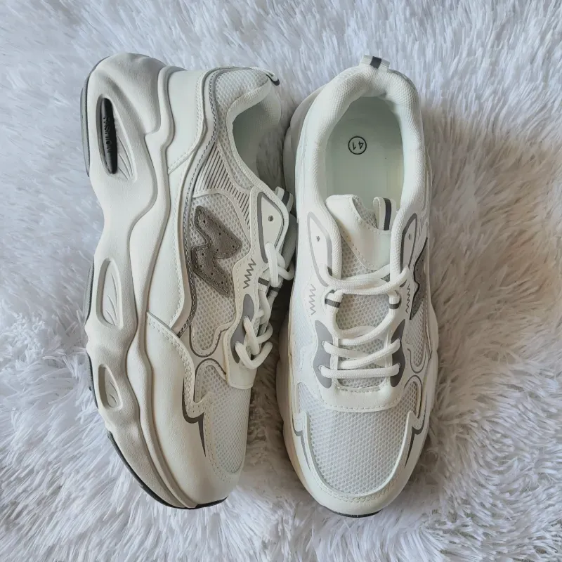 New balance blancas y gris 