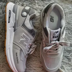New balance clásicas gris 