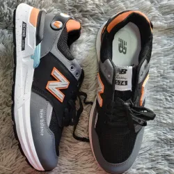 New balance clásicas negras 