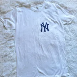 Pullover blanco NY💙
