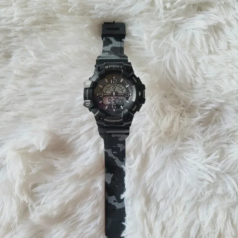 Reloj digital acuatico 
