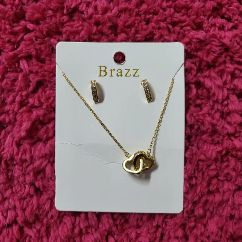 Set de cadena y aretes 