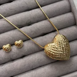 Set de cadena y aretes 💛
