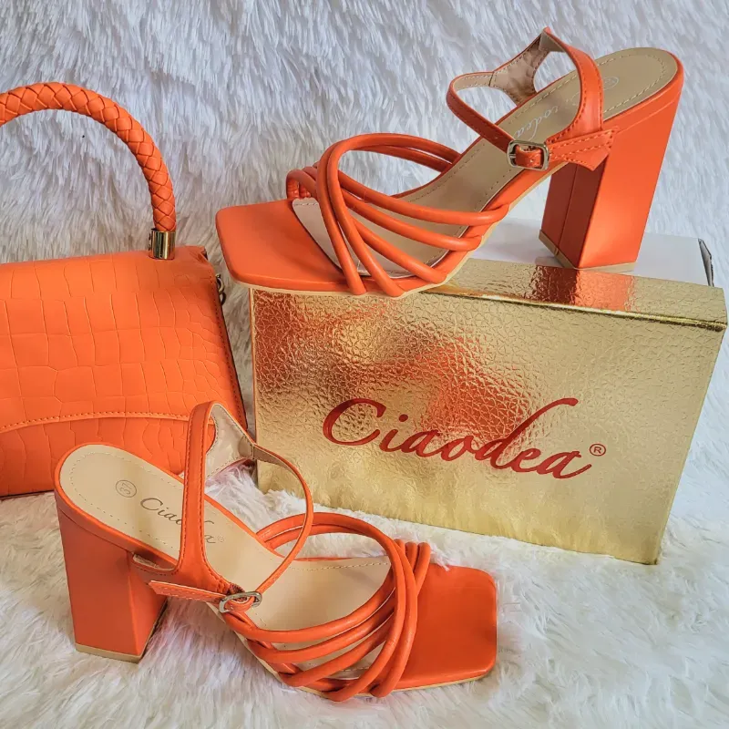 Tacones anaranjados 