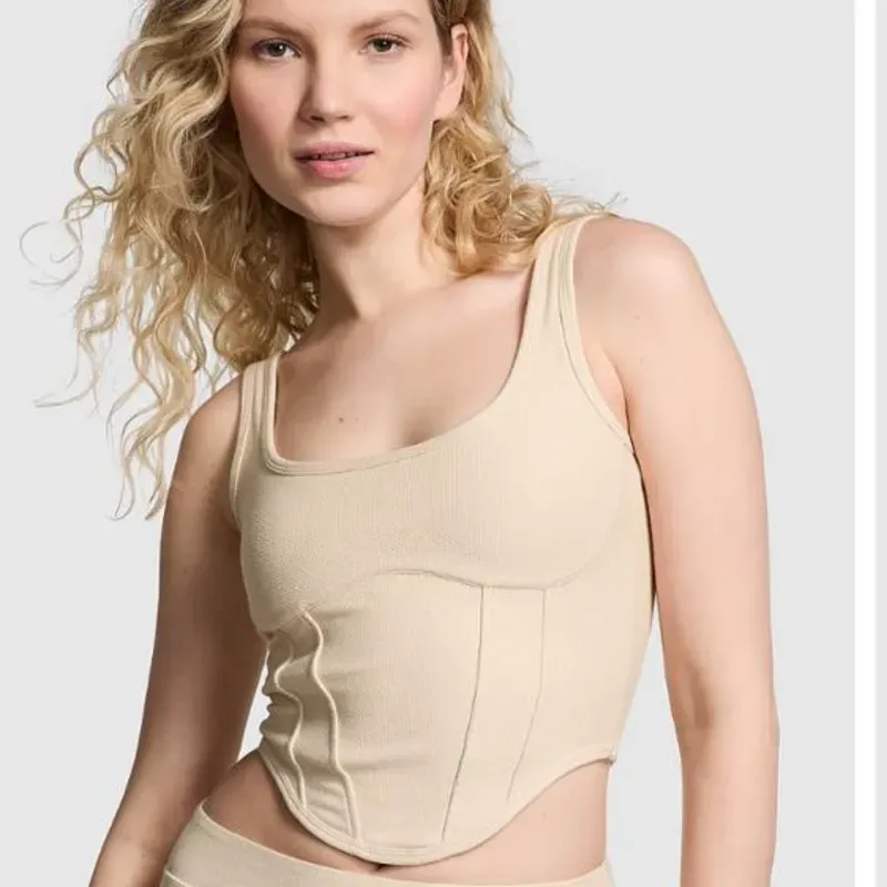 Top Victoria's Secret 