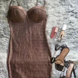 Vestido carmelita de brillitos 
