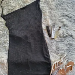Vestido negro de brillitos 