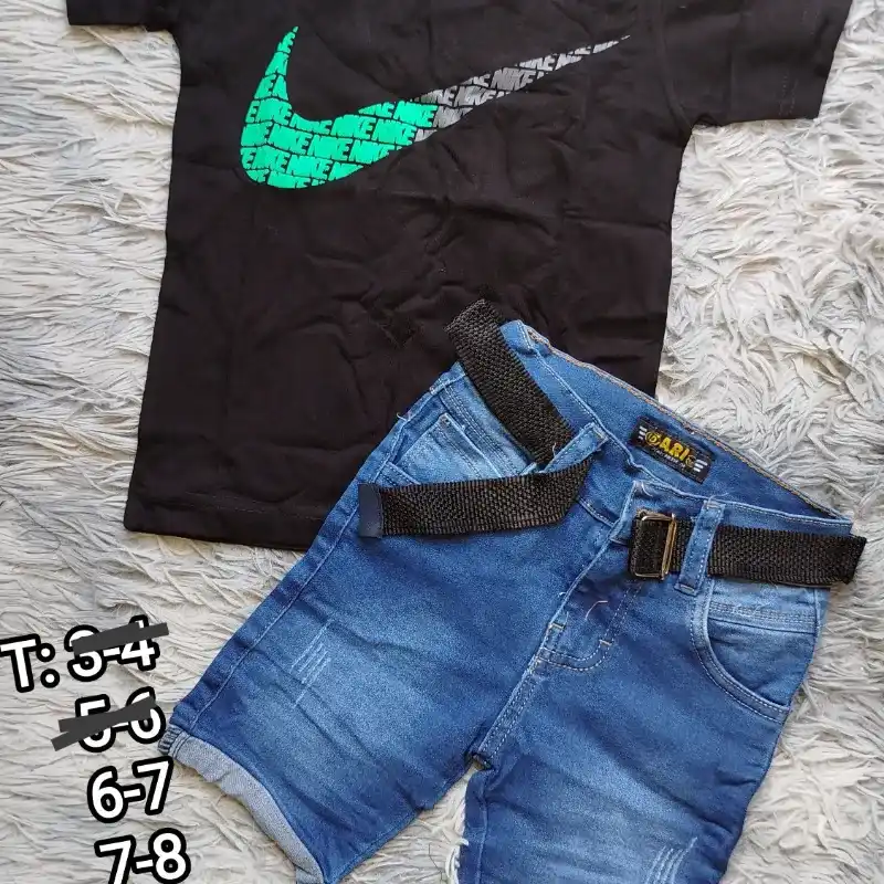 Pulover y shorts de mezclilla.