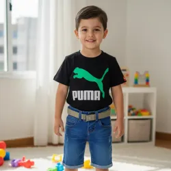 Pulover y shorts de mezclilla.