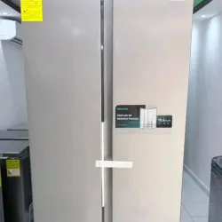 Refrigerador marca Hisense de 15.5