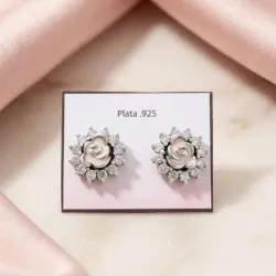 Aretes de flor con piedras