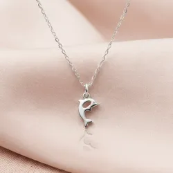 Cadena con dije de delfín