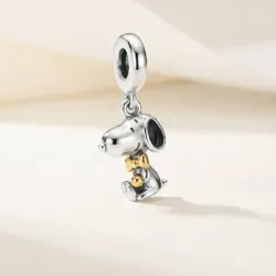 charm Snoopy