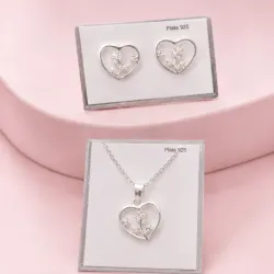 Juego de cadena con dije y aretes de corazón con rosa