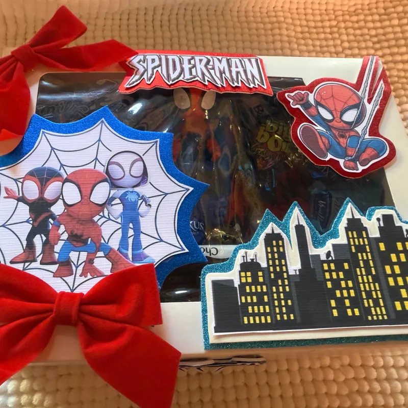 Caja de Spider-Man con confitura y juguetes