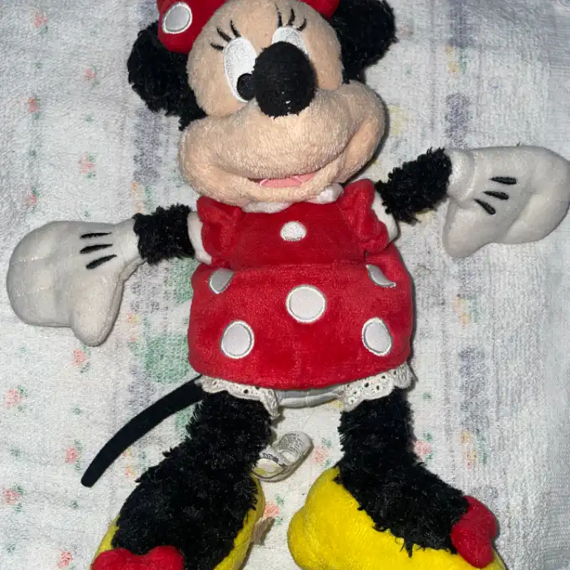 Minnie mouse con traje rojo 