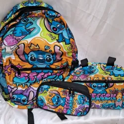  Mochila con la temática de Stitch