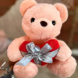 Osito con corazón rojo